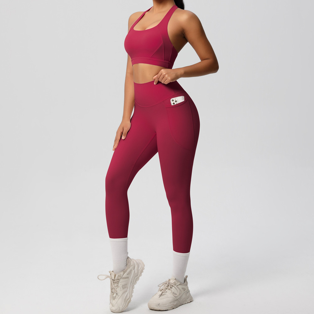 Biustonosz sportowy z wkładkam – Sports Bra Racerback recenzja i cena